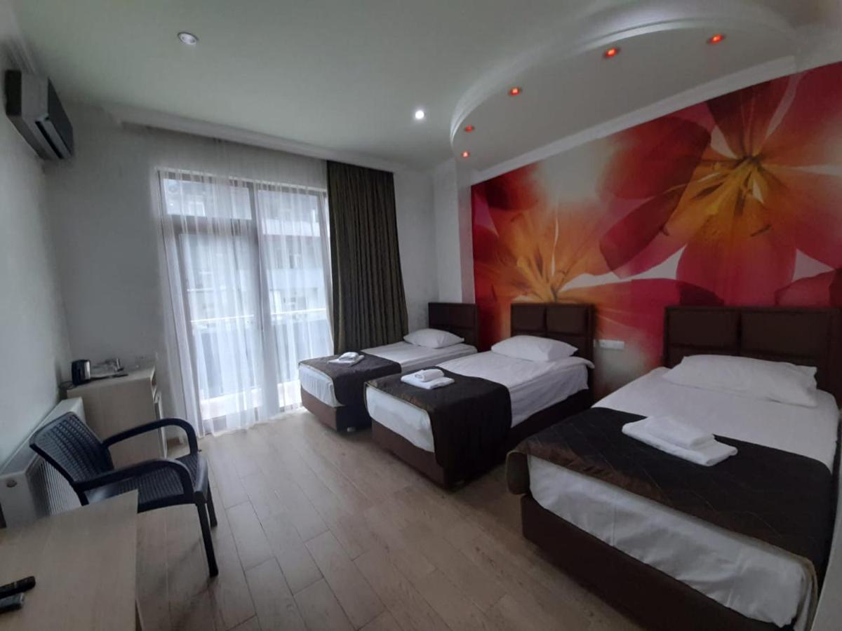 Hotel Royal Palace Batumi Exterior foto